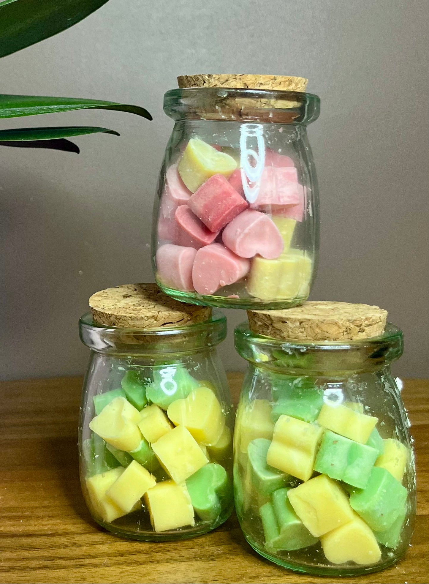 Mini cœurs à faire fondre : 100% personnalisables (2 couleurs + 1 parfum) - Bocal réutilisable - 40 g de cire💛✨