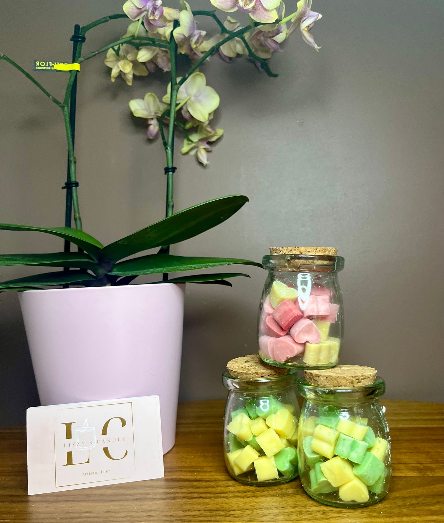 Mini cœurs à faire fondre : 100% personnalisables (2 couleurs + 1 parfum) - Bocal réutilisable - 40 g de cire💛✨